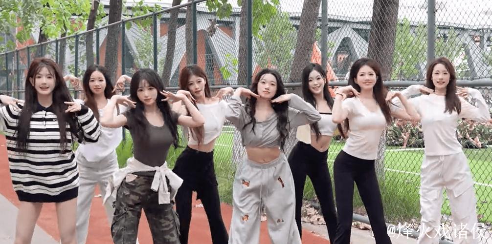 浙江男篮啦啦队社媒发布舞蹈:CBA开幕,一起舞动! 浙江男篮啦啦队社媒发布舞蹈:CBA开幕,一起舞动!