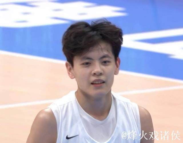 杨舒予砍下22分 广东力克四川夺全运会女篮成年组冠军 杨舒予砍下22分 广东力克四川夺全运会女篮成年组冠军